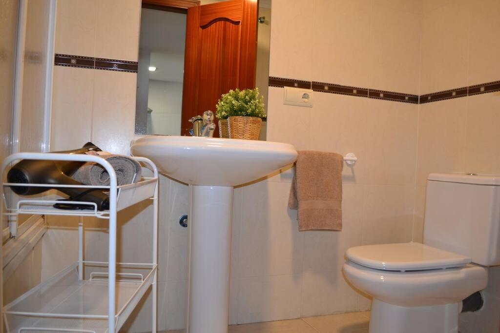Precioso Apartamento En Primera Linea De Playa En Caleta De Velez Luaran gambar